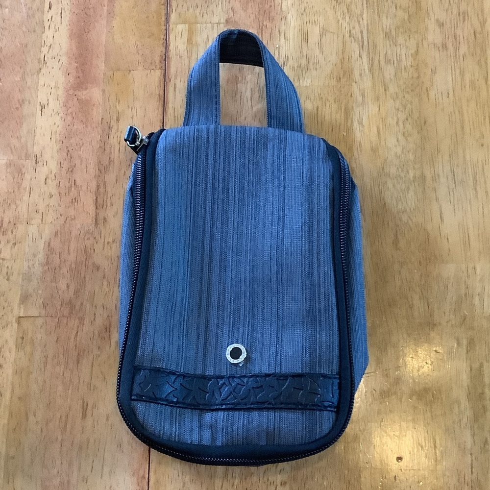 BVLGARI for Emirates grooming bag